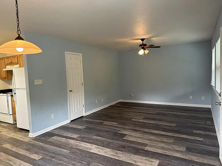 103 Juniper Pl — Photo 2