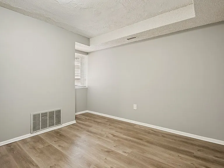 Aspen Apartments in Whitehall — Photo 10