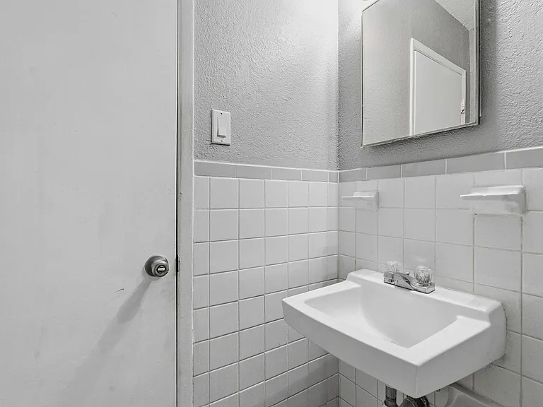 2910 Medical Arts St #101-A — Photo 10