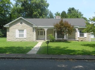 208 E Gipson Ave, Gainesboro, TN 38562