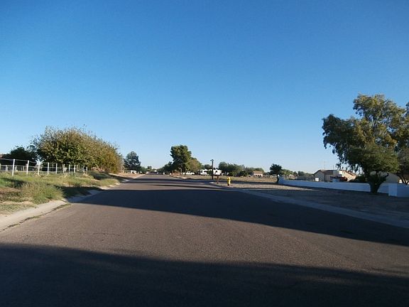 5th image of 404 N 161st Ave