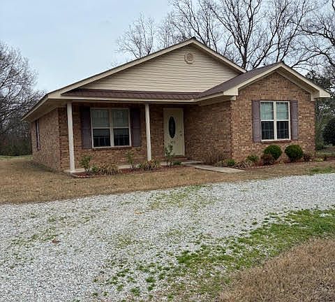 2nd image of 482 Main St