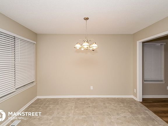 4th image of 2577 Daly Dr