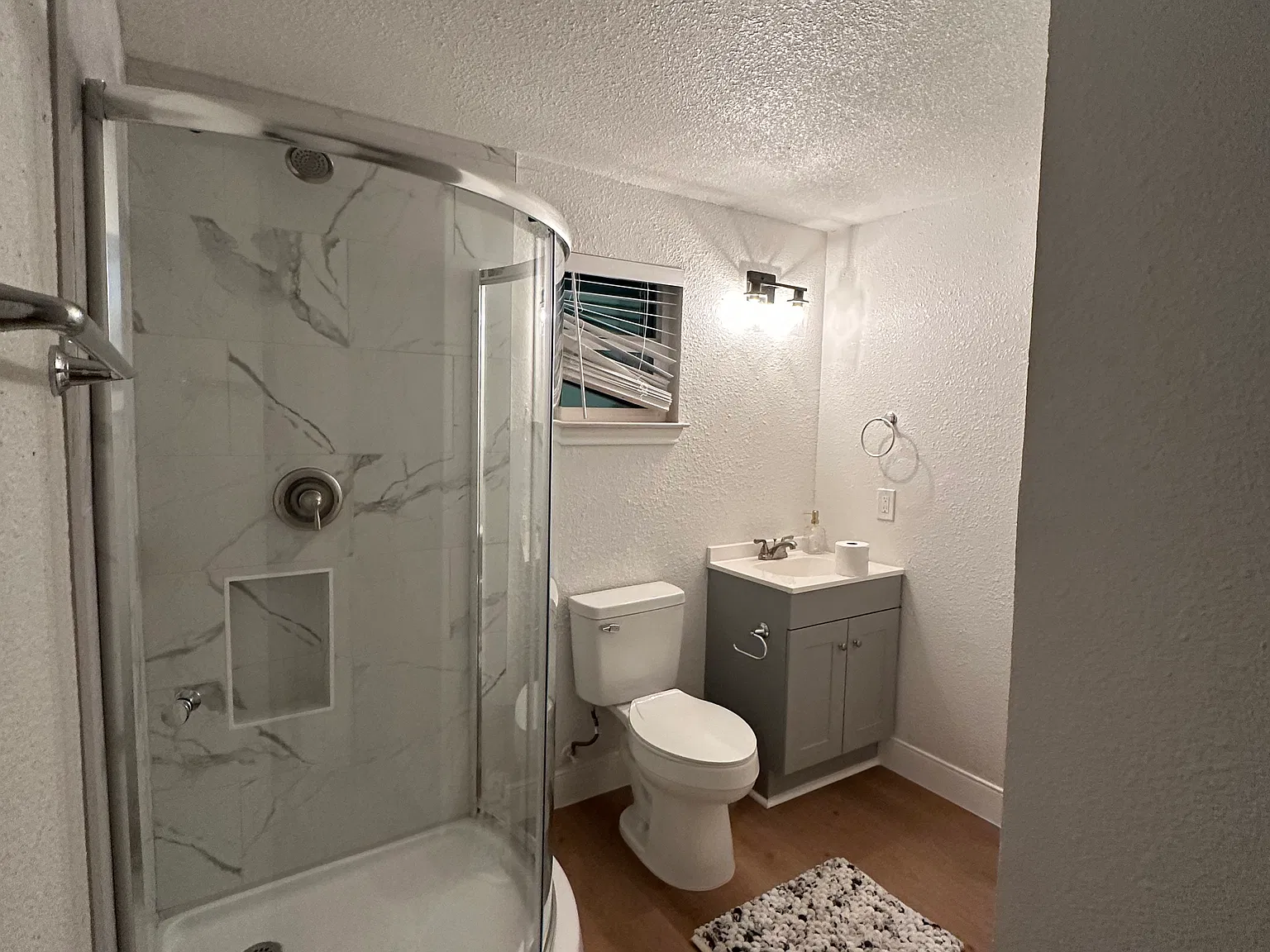 6 bed, 1722 sqft, $1,900 — Photo 2