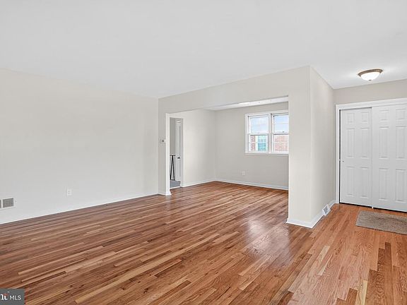 4th image of 53 Marta Dr