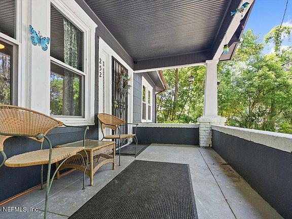 2nd image of 252 W 40TH Street