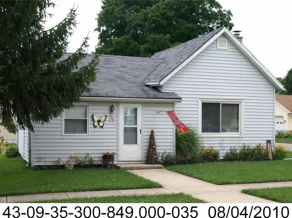 111 N Yale St, Mentone, IN 46539