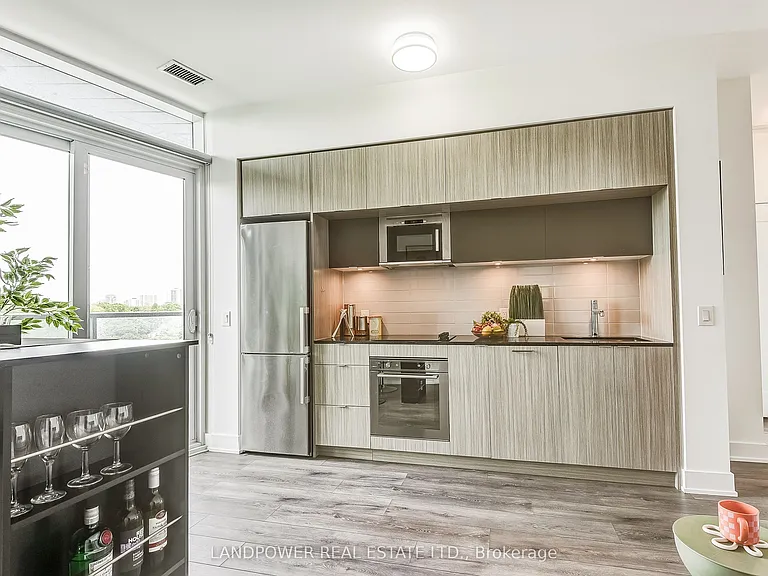 585 Bloor St E #415 — Photo 25