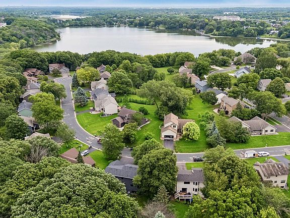 3rd image of 8290 W Lake Ct