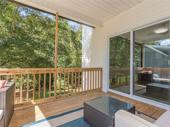 3rd image of 109 Dana Lynn Ln