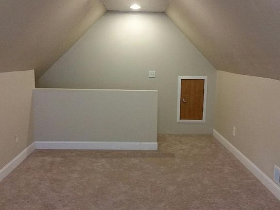 3rd image of 464 Copper Creek Dr