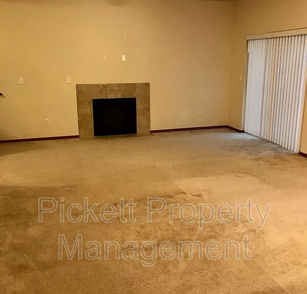 6710 Takota Pl NE — Photo 2