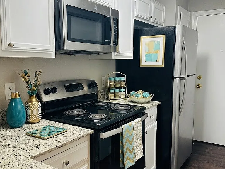 3927 Dover Dr #3927D — Photo 3