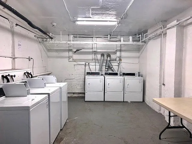 449 Mountainview Ave — Photo 2