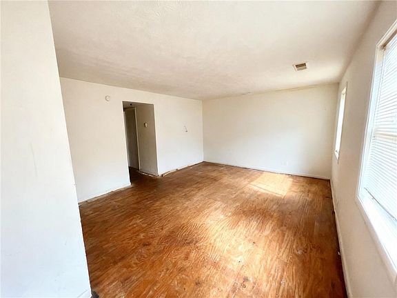 2nd image of 1150 Rankin St #4J