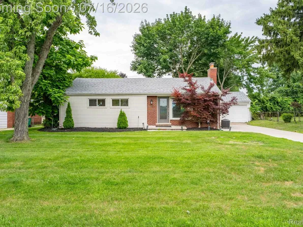 2118 Middlebelt Rd, West Bloomfield, MI 48324