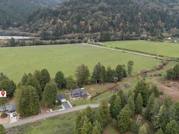 130 Skookum Ln, Crescent City, CA 95531