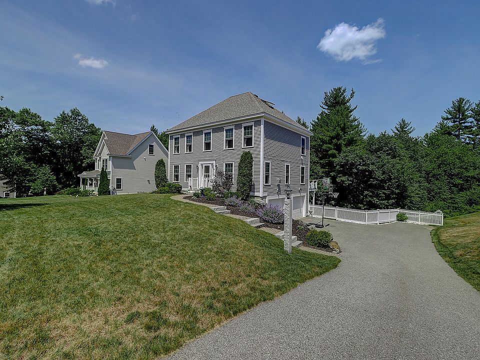 2nd image of 33 Wood Ridge Ln