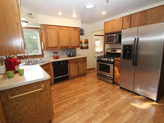 4th image of 2225 N 116th St