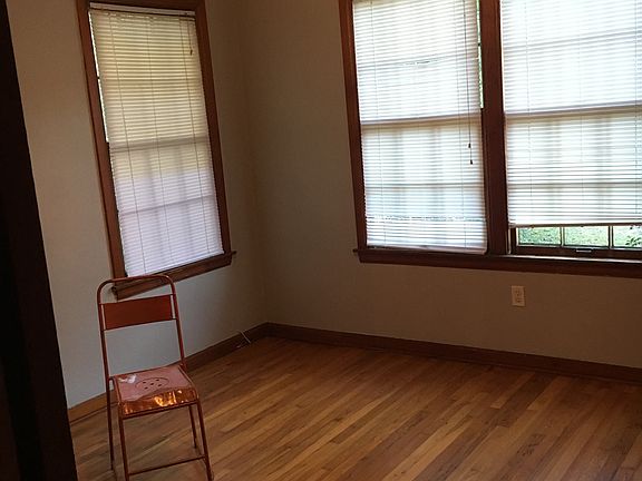 4th image of 1509 E Lloyd St