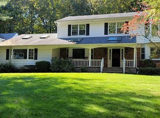 20 Crooked Oak Rd, Belle Terre, NY 11777