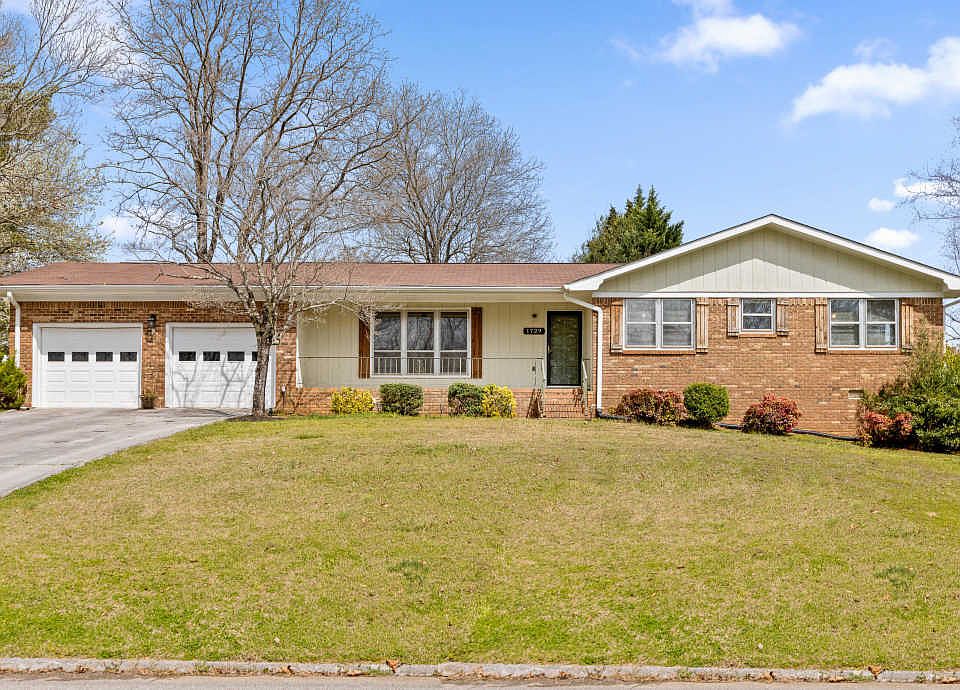 1st image of 1729 Lakewood Cir
