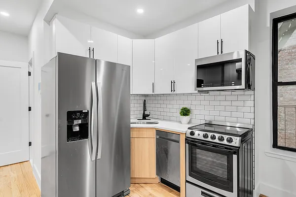 Rented by Vector New York, LLC | media 10