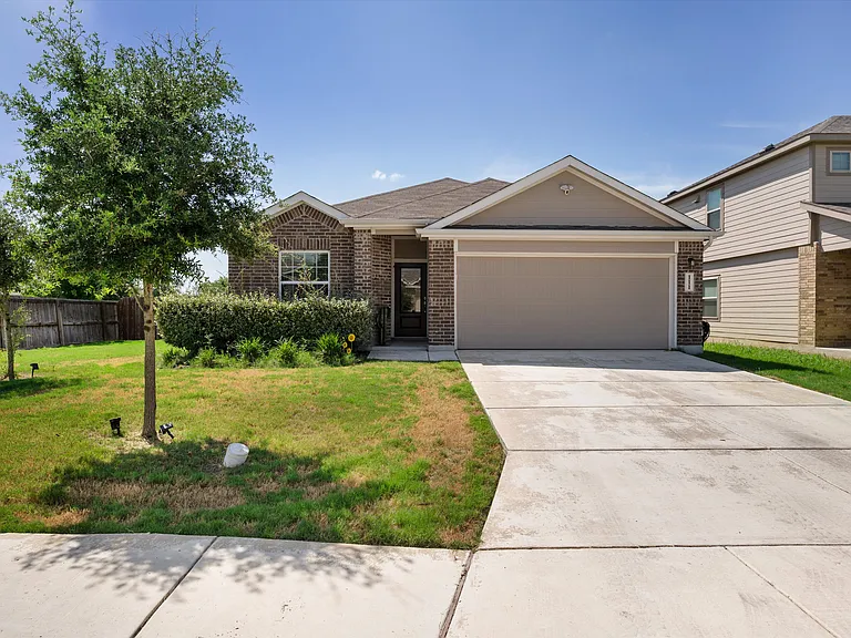 111 Meadow Path — Photo 1
