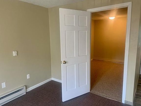 5th image of 35 Russell Ave APT A