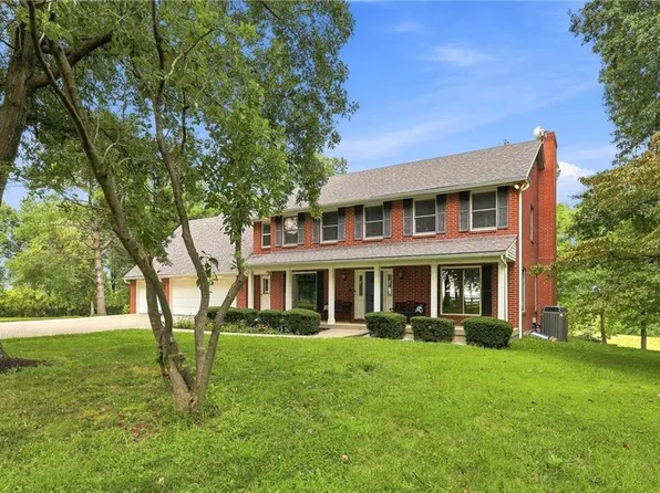 10423 Ridgeview Ave, Liberty, MO 64068