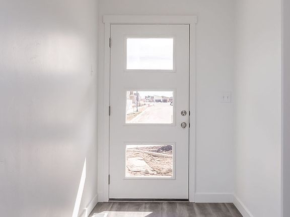3rd image of 6672 Silver Creek Dr #N4x1mg