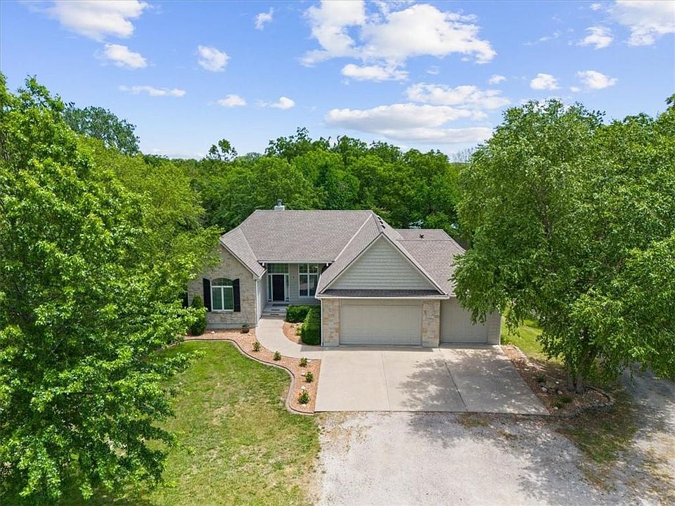 26221 S Skyline Dr, Harrisonville, MO 64701 | Zillow