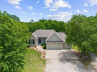 26221 S Skyline Dr, Harrisonville, MO 64701
