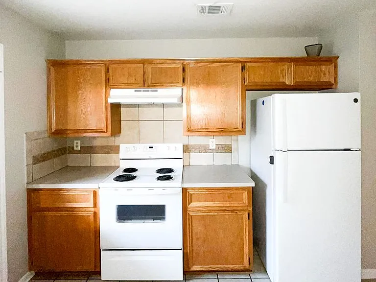 1213 Cinch Dr — Photo 9