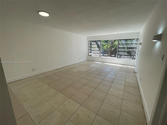 5th image of 16800 NE 15th Ave APT 110