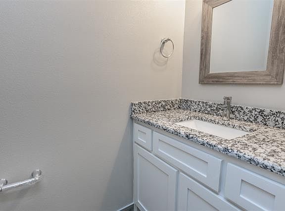 5th image of 620 N Dixon St