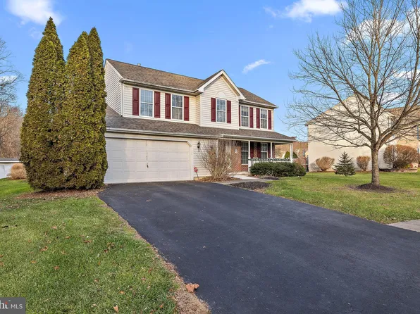 8 Adelaide Ct, Newark, DE 19702