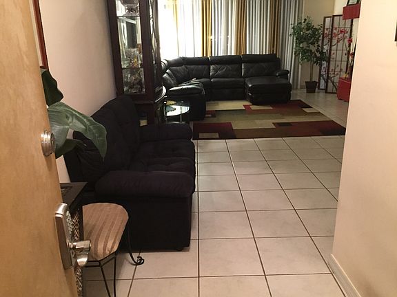 4th image of 1750 NE 191st St APT 601
