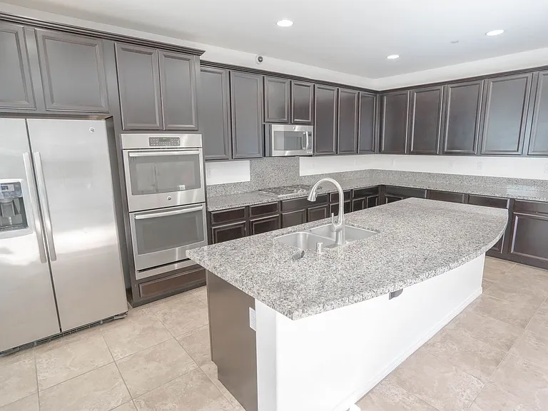 28341 Vista Del Rio Dr — Photo 4