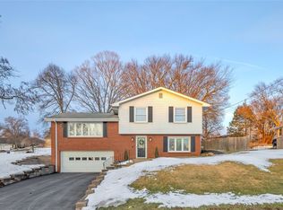 240 Laura Dr, New Kensington, PA 15068