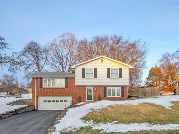 240 Laura Dr, New Kensington, PA 15068