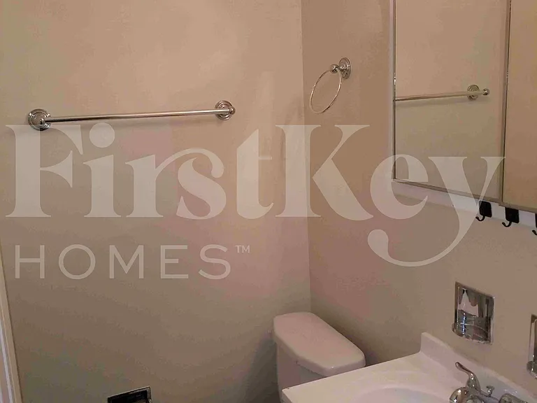 18642 W Karen Ln — Photo 6