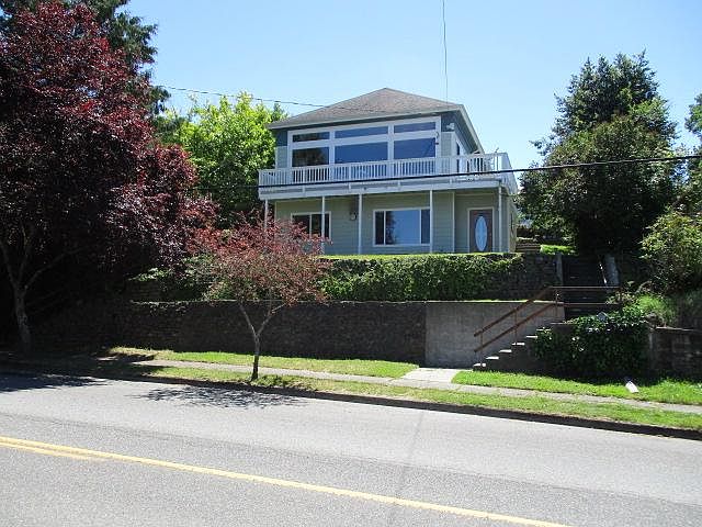 1st image of 922 Kitsap St