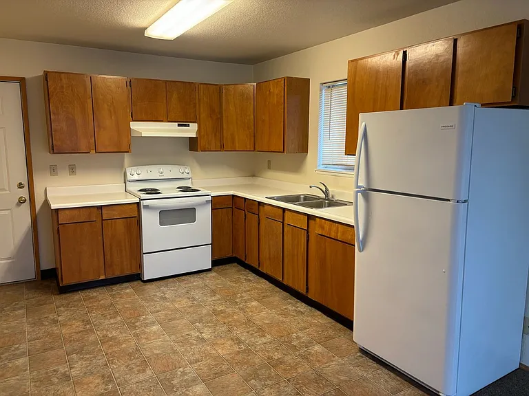 1565 NW Portland Ave — Photo 15