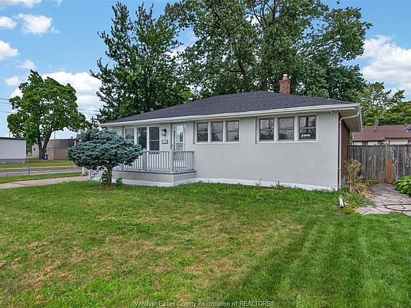 3rd image of 1302 Josephine Ave