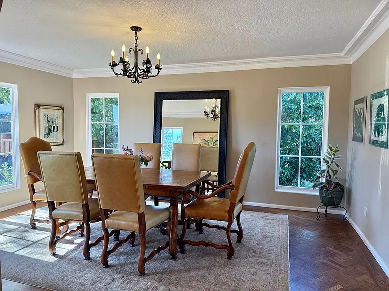 16 Sotelo Ave — Photo 6
