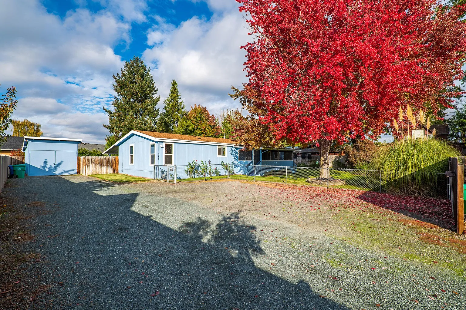 1388 Dowell Rd photo 1