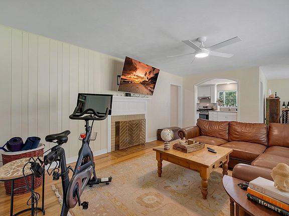 4th image of 407 Wilson Ave