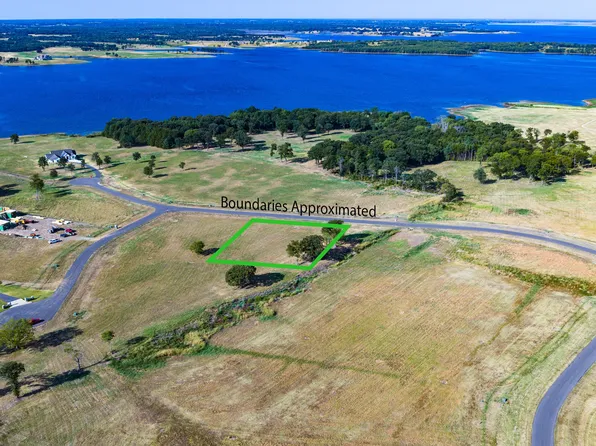 315 Lakewood Ln, Honey Grove, TX 75446