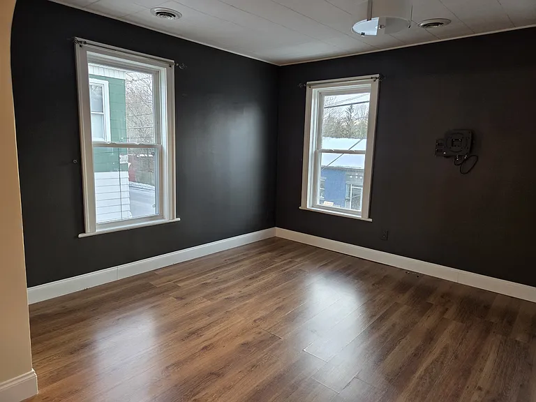 669 Pawling Ave #3 — Photo 9